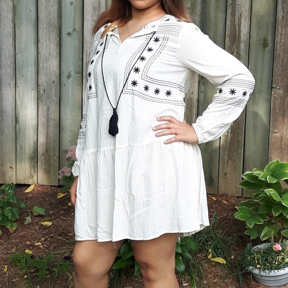 Host Pick size M Cupcake And Cashmere tunic dress - Picture 11 of 16